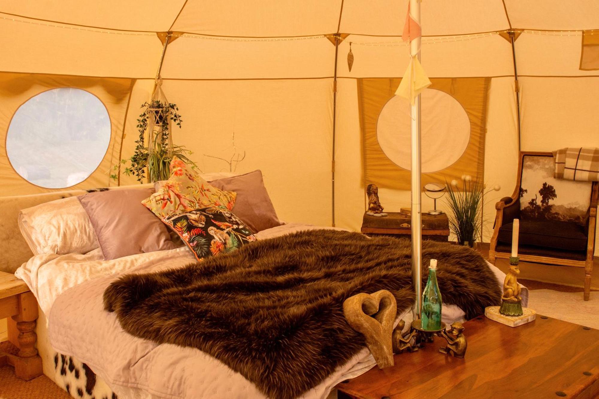 The Follies Glamping Hotel Maidstone Buitenkant foto