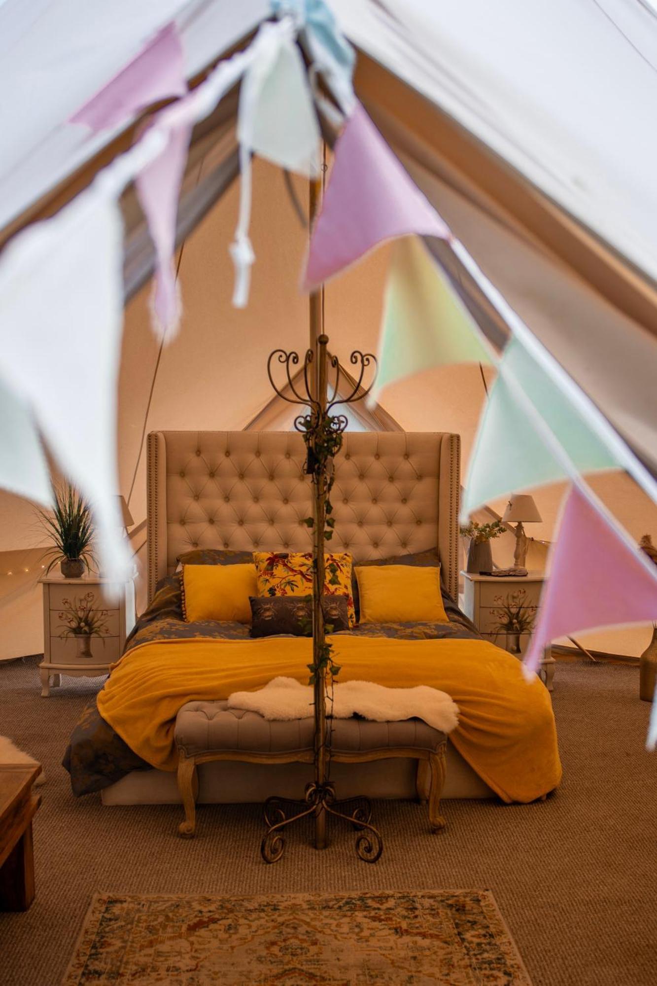 The Follies Glamping Hotel Maidstone Buitenkant foto